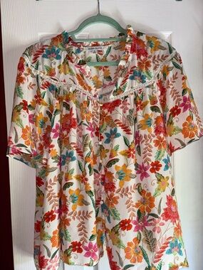 Rose & Olive Cream Floral Lace-Trim Short Sleeve Blouse